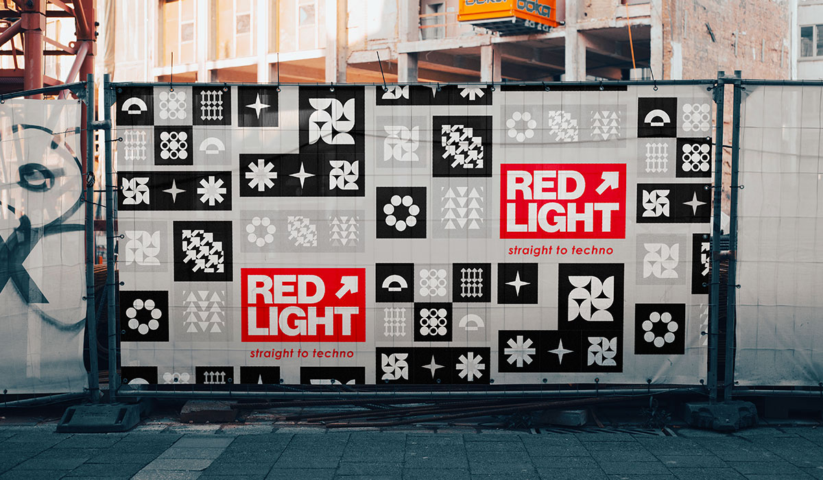 bâche extérieur avec la charte graphique red light